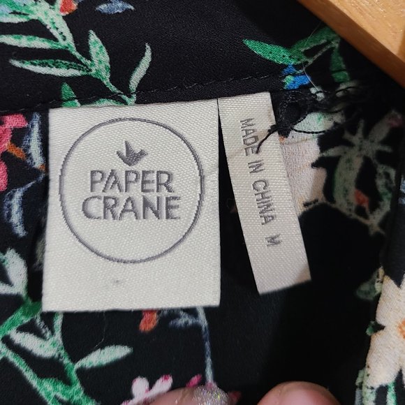 3/$20 💕 Paper Crane Floral Lace Wrap Back Sleeveless Top, Medium - Picture 9 of 9